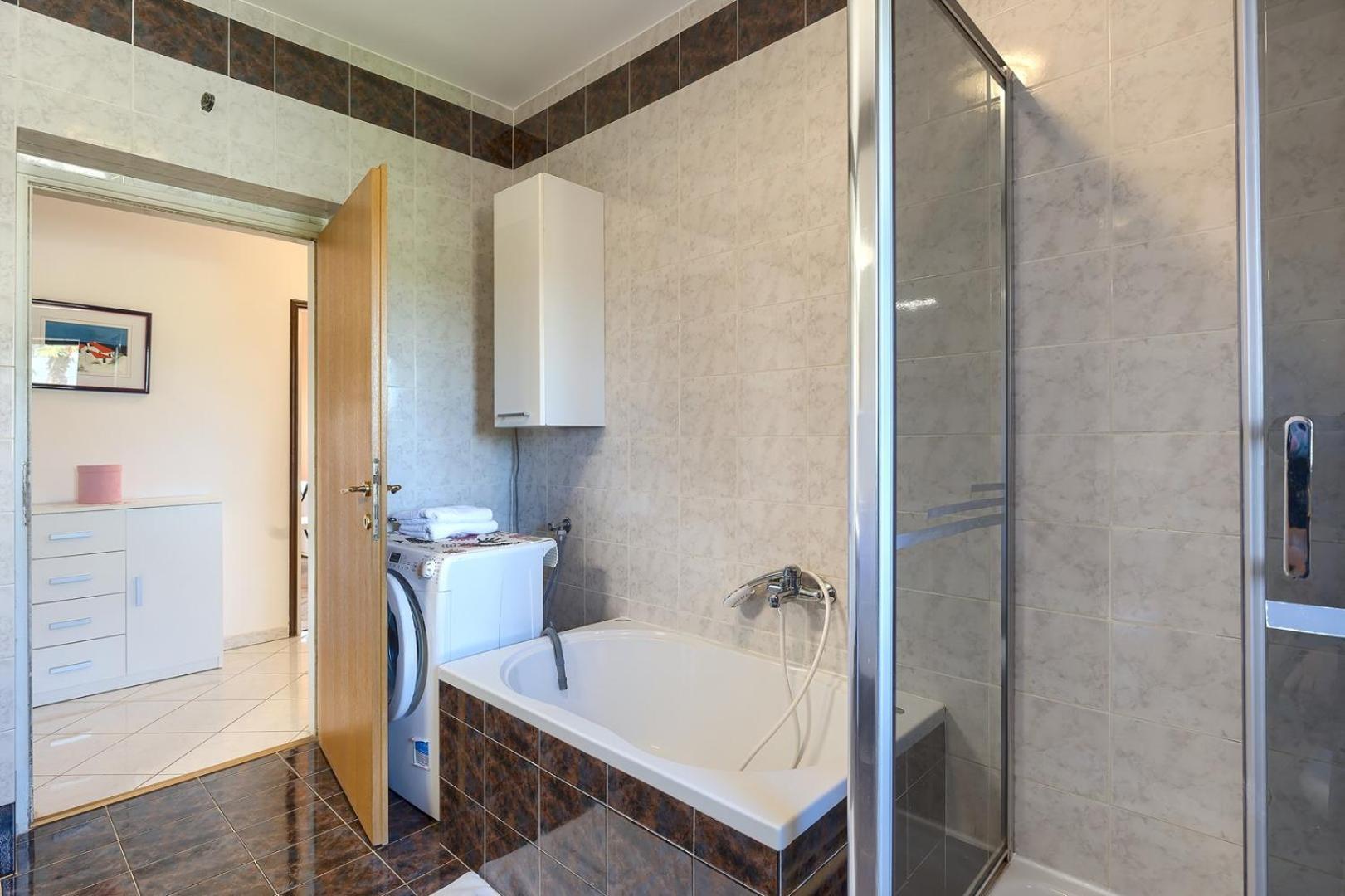 Apartment Viktor Pula Bagian luar foto